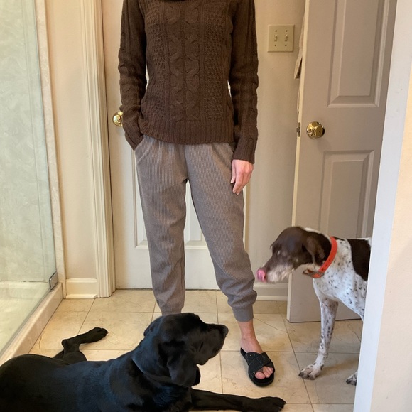 XXI Cable-knit Turtleneck Sweater, Brown, Size Medium - Picture 8 of 8